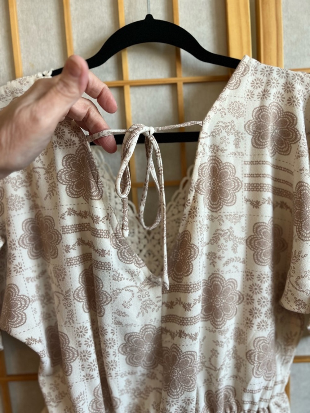 Daytrip Buckle Ivory Tan Boho Lace Peplum Top XS Buckle Floral Medallion Blouse - Picture 4 of 13